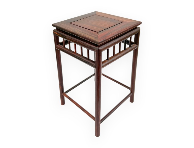Table carrée en bois - 10,5 cm