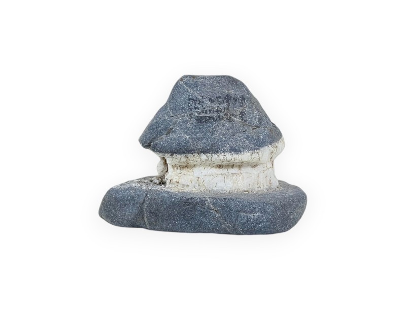 Suiseki Cabaña de piedra - 6 cm