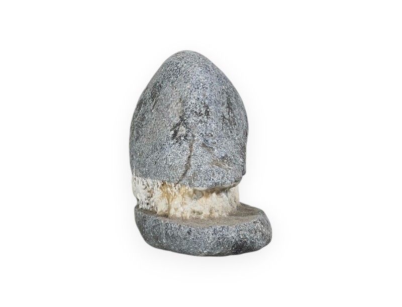 Suiseki Cabane en pierre - 6 cm